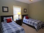2nd Bedroom with 2 Twin Beds